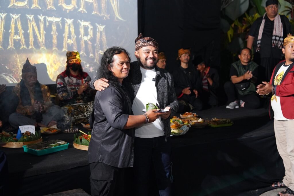 Portal Berita Indonesia dan Dunia Terkini Hari Ini, Update Harian Terbaru, Terlengkap, Tajam, Aktual dan Berimbang. Wawali Batu Apresiasi Penggiat Seni, Festival Bantengan Nuswantara Siap Digelar - Teropong Rakyat
