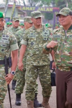 Wakil Panglima TNI Tinjau Yon TP di Jawa Barat, Pastikan Kesiapsiagaan Satuan