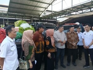 Portal Berita Indonesia dan Dunia Terkini Hari Ini, Update Harian Terbaru, Terlengkap, Tajam, Aktual dan Berimbang. Penyelesaian Pasar Karangploso Harus Mengedepankan Keadilan, Kepastian Hukum, dan Kemanfaatan Masyarakat - Teropong Rakyat