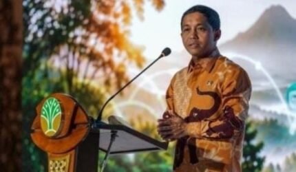 Menhut Raja Juli Antoni Dinilai Punya Peran Krusial dalam Jaga Kredibilitas Perdagangan Karbon Hutan - Teropong Rakyat