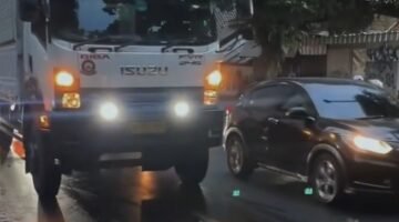 Ceceran Minyak Curah Di Jalan Ahmad Yani Banyak Pengendara Motor Terjatuh
