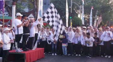Ribuan Warga Semarakkan Jalan Sehat HUT Dekranasda, HKG PKK, dan Hari Koperasi di Kota Pasuruan