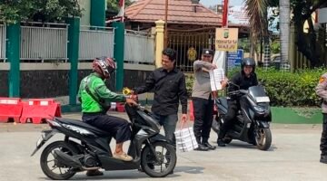 JJOS Jumat Berkah Polres Pelabuhan Tanjung Priok: Wujud Kepedulian Polri kepada Sopir, Pengemudi Ojol, dan Masyarakat Pelabuhan