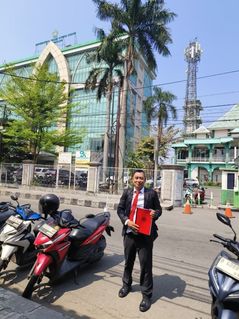 Tanpa Batas Wilayah: Pembelajaran Hibrida UNIS Bawa Mahasiswa Luar Daerah Raih Gelar Magister - Teropong Rakyat