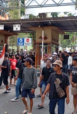 Ratusan Massa Aksi Duduki Bendungan Lahor, PJT I Longgarkan Akses Kendaraan Usai Dialog