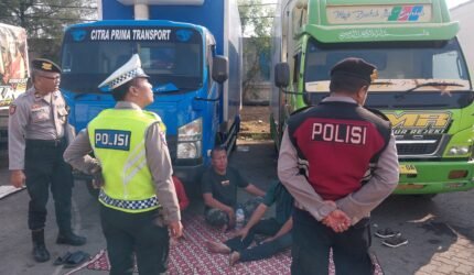 Jaga Jakarta On The Spot di Pelabuhan Muara Baru, Polres Pelabuhan Tanjung Priok Perkuat Sinergi Kamtibmas Bersama Sopir dan Buruh Pelabuhan - Teropong Rakyat