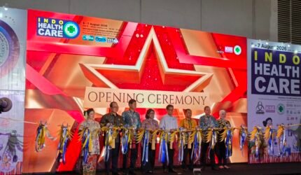 Menkes Budi Gunadi Resmikan IndoHealthcare Gakeslab Expo 2026, Hadirkan Inovasi Alat Kesehatan dari 9 Negara - Teropong Rakyat