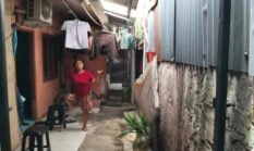 Akses Rumah Warga Kembangan Tertutup Bangunan Liar, Pemkot Jakbar Diminta Turun Tangan