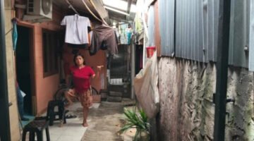 Akses Rumah Warga Kembangan Tertutup Bangunan Liar, Pemkot Jakbar Diminta Turun Tangan