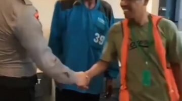 Respons Cepat Layanan Polri 110, Kernet Truk yang Tertinggal di Pelabuhan Tanjung Priok Berhasil Dipertemukan Kembali dengan Sopir