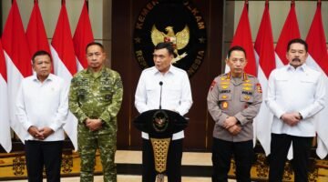 Panglima TNI Dampingi Menko Polkam Sampaikan Imbauan Jaga Kondusivitas Bangsa