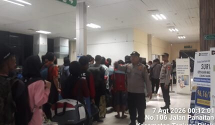 JJOS Polres Priok Pastikan Debarkasi Kapal KM. Kelud dari Batam Berjalan Aman, Tertib, dan Lancar - Teropong Rakyat
