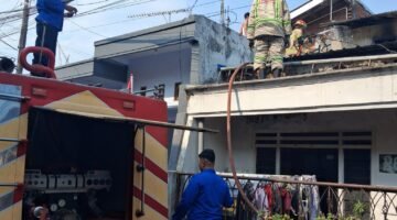 Tiga Kebakaran Terjadi dalam Sehari di Malang, Damkar Bergerak Cepat Cegah Api Meluas