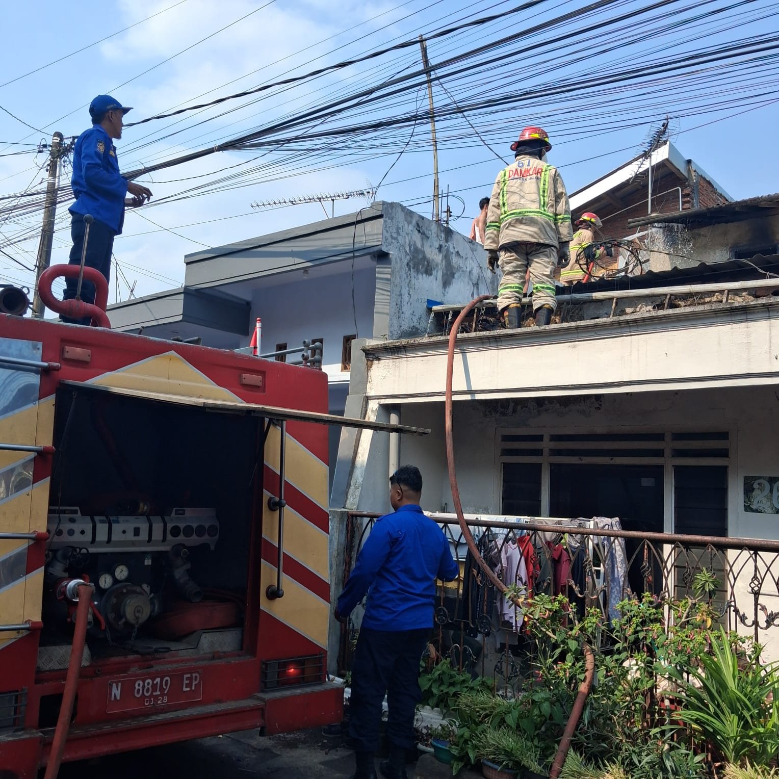 Tiga Kebakaran Terjadi dalam Sehari di Malang, Damkar Bergerak Cepat Cegah Api Meluas