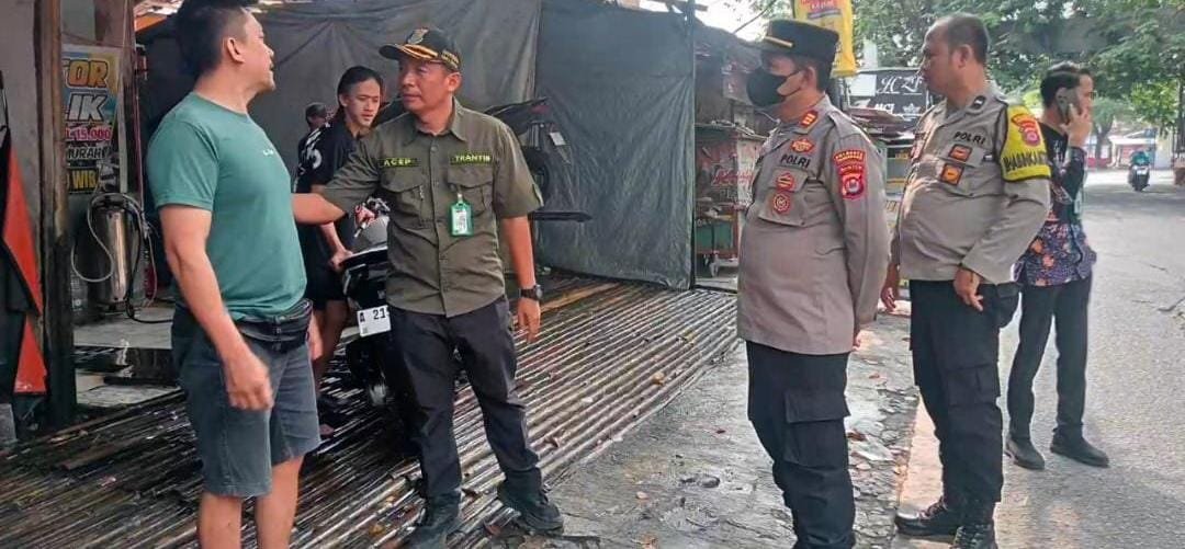 Kasi Trantib Acep Pudin Pimpin Pendataan 134 Kios di Lahan Fasos Fasum Kutabaru