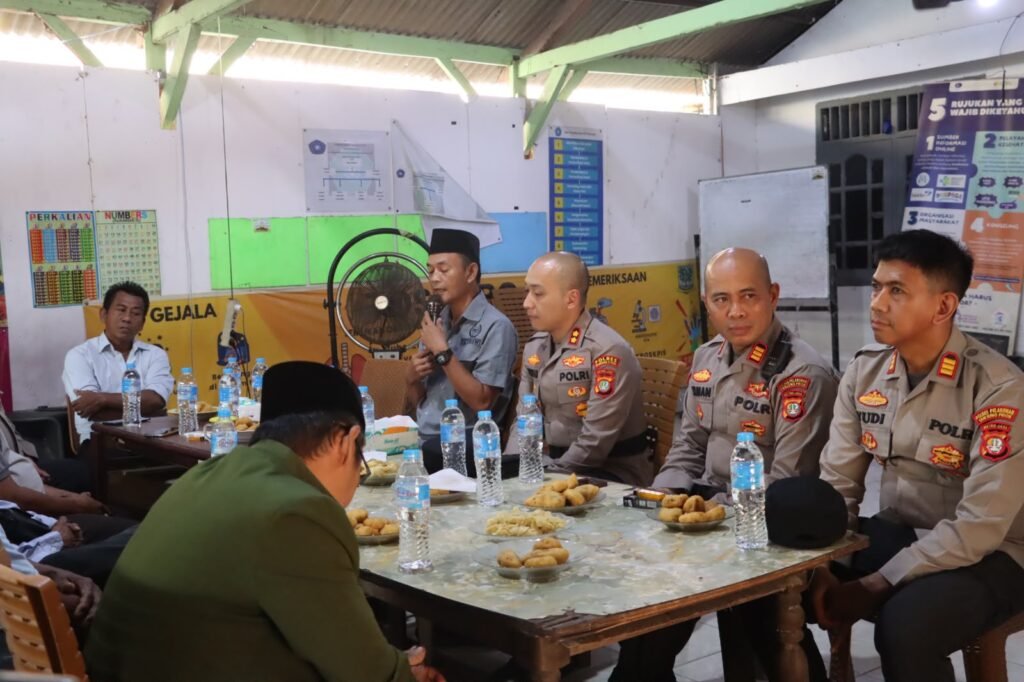 Kapolres Pelabuhan Tanjung Priok Turun Langsung ke Muara Angke, Serap Aspirasi Warga Lewat Jaga Jakarta On The Spot - Teropong Rakyat