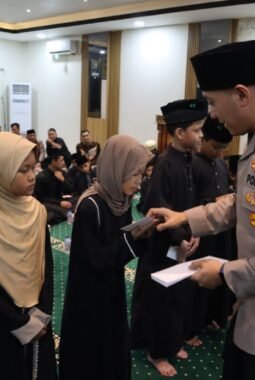 Polres Pelabuhan Tanjung Priok Berbagi Kebahagiaan, Santuni 40 Anak Yatim dan Gelar Doa Bersama