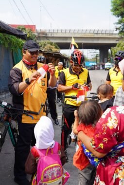 JJOS Semarak HUT ke-81 RI, Polsek Kawasan Kalibaru Polres Priok, Gelar Gowes Sehat Bersama Masyarakat