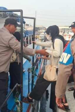 Polsek Kawasan Sunda Kelapa Polres Priok, Perkuat Pelayanan & Pengamanan Wisatawan di Dermaga Kali Adem Muara Angke