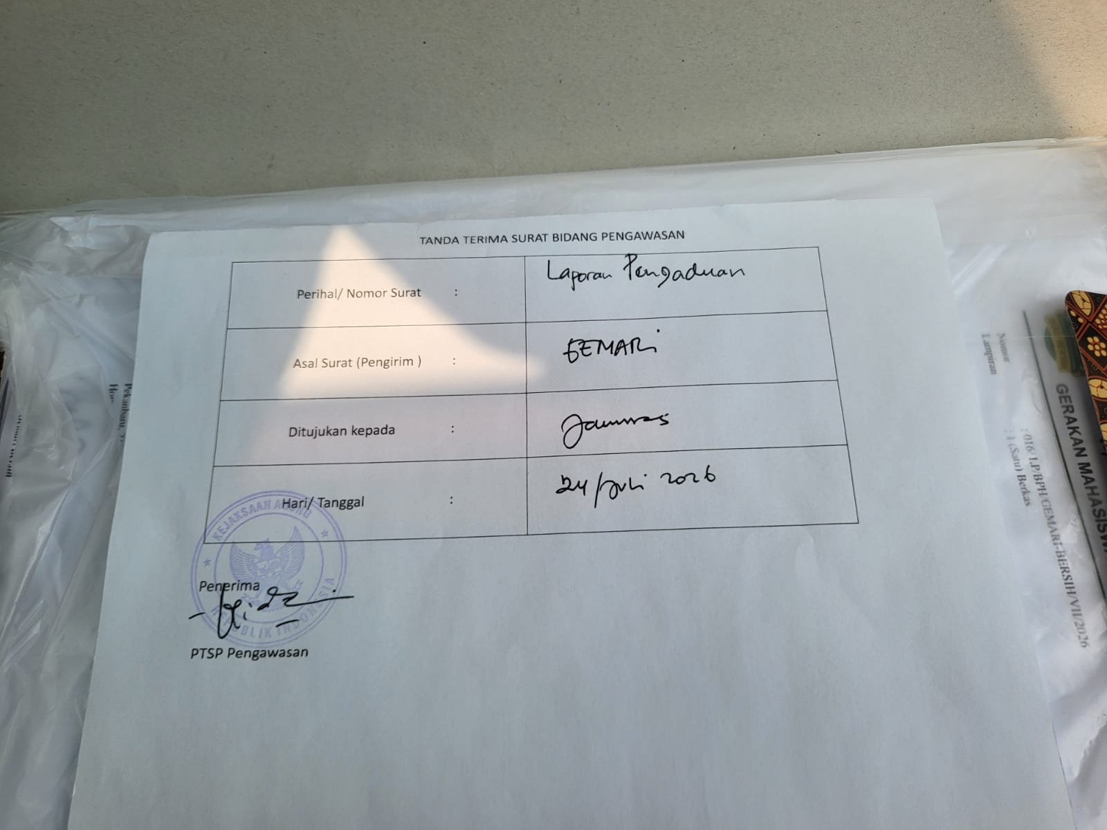 Portal Berita Indonesia dan Dunia Terkini Hari Ini, Update Harian Terbaru, Terlengkap, Tajam, Aktual dan Berimbang. GEMARI: Herdianto Kasi Uheksi Kejati Riau Cuma Ujung Keris–Tapi Kami Akan Tarik Keris Itu Sampai ke Gagangnya di Jakarta - Teropong Rakyat