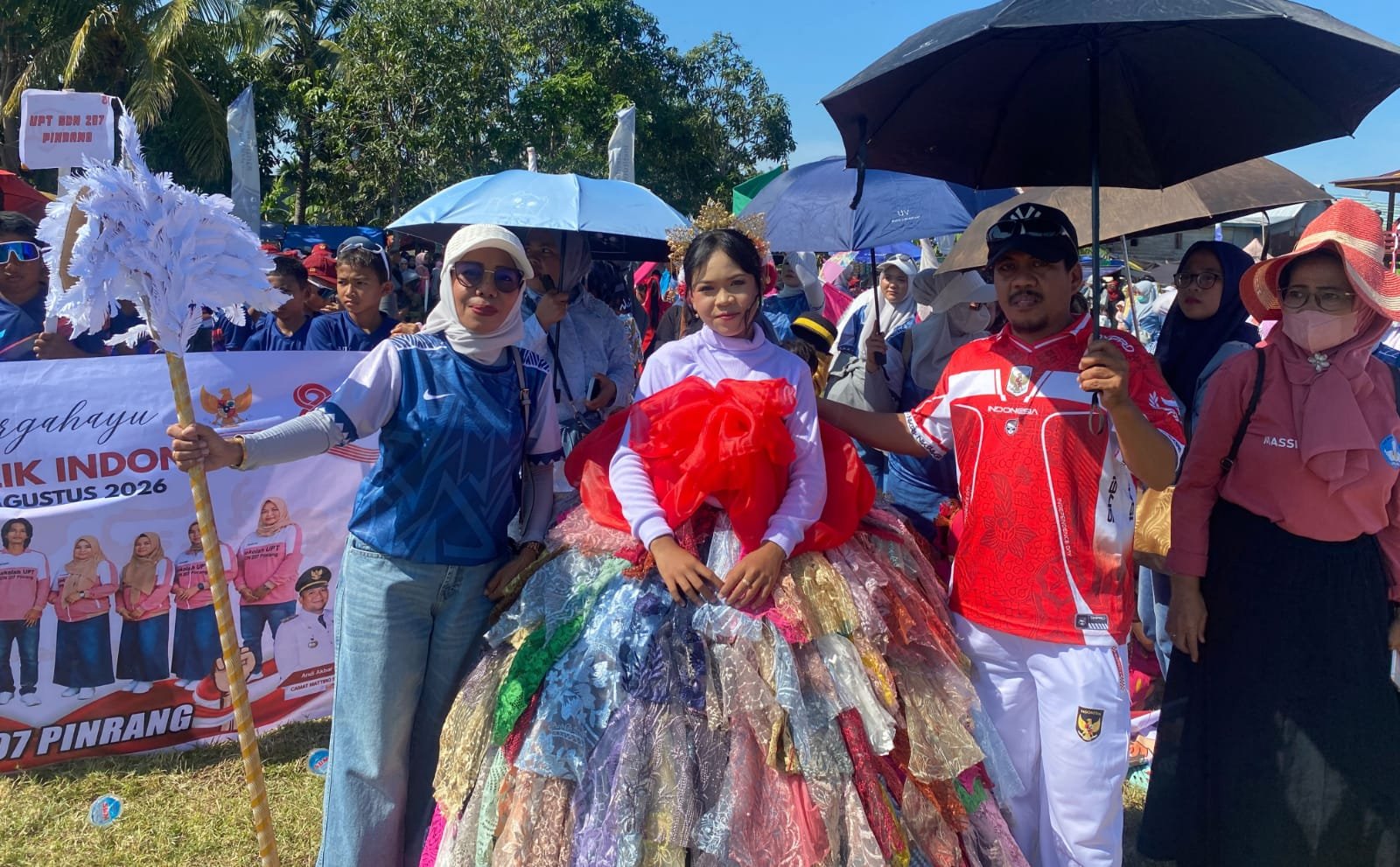Jelang HUT RI ke-81, Firzanah Peserta Defile Porseni dari SDN 56 Pinrang Tampil Memukau - Teropong Rakyat