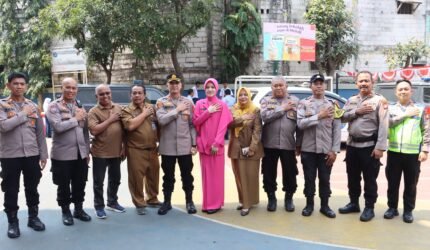 JJOS Police Goes To School, Kapolres Priok Ajak Pelajar SMPN 261 Muara Angke Jauhi Tawuran dan Narkoba - Teropong Rakyat