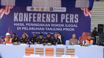 Kapolres Priok Hadiri Konferensi Pers, 8,96 Juta Batang Rokok Ilegal Diamankan di Pelabuhan Tanjung Priok, Negara Berpotensi Rugi Rp.6,68 Miliar