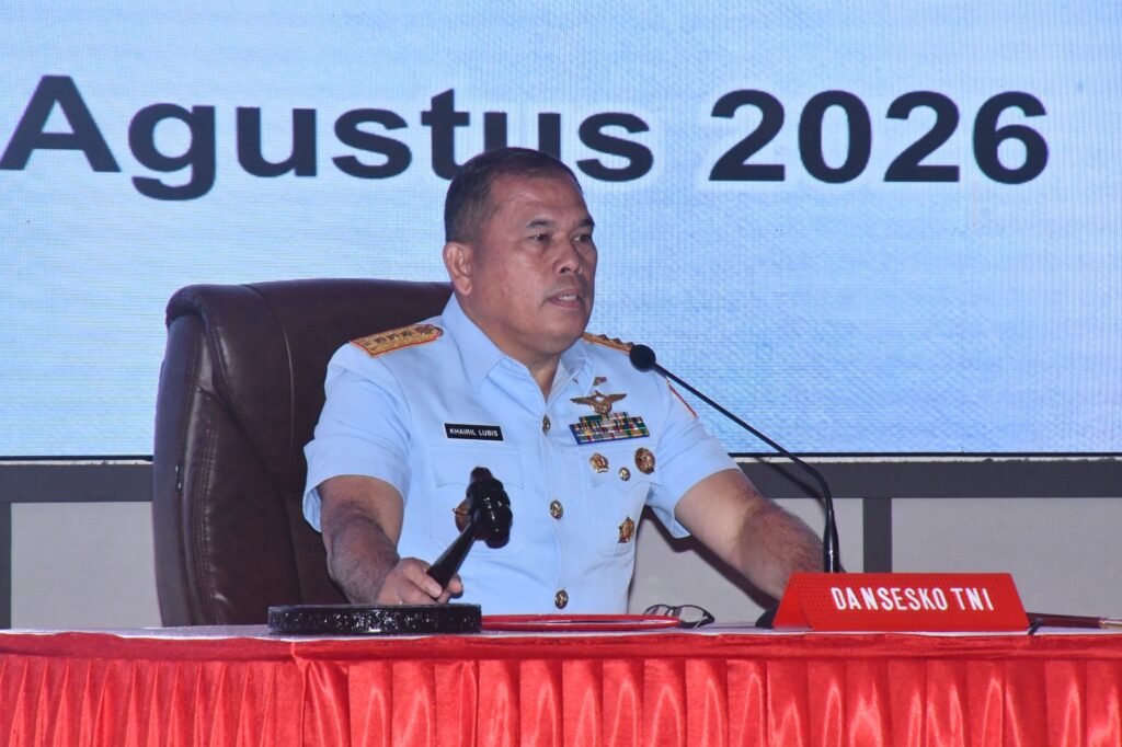 Portal Berita Indonesia dan Dunia Terkini Hari Ini, Update Harian Terbaru, Terlengkap, Tajam, Aktual dan Berimbang. Panglima TNI: Pemimpin Harus Adaptif dan Tepat Mengambil Keputusan - Teropong Rakyat