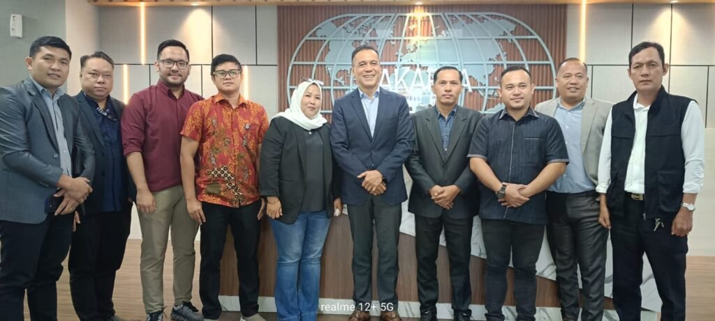 Portal Berita Indonesia dan Dunia Terkini Hari Ini, Update Harian Terbaru, Terlengkap, Tajam, Aktual dan Berimbang. Audiensi AWPI DKI-Pemprov DKI, Chiko Hakim: Jangan Ragu Kritik Kinerja Pemprov - Teropong Rakyat