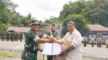 Penutupan TMMD Ke-129 TA 2026 di Kampung Sesor Resmi Ditutup Danrem 181/PVT