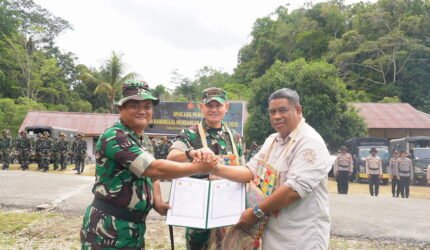Penutupan TMMD Ke-129 TA 2026 di Kampung Sesor Resmi Ditutup Danrem 181/PVT - Teropong Rakyat