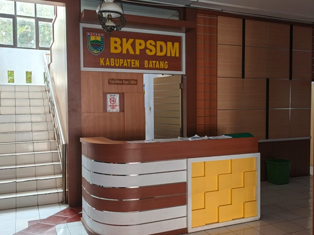 Portal Berita Indonesia dan Dunia Terkini Hari Ini, Update Harian Terbaru, Terlengkap, Tajam, Aktual dan Berimbang. Dugaan NIK Ganda Direktur PT IMI, BKPSDM Batang Pastikan Pemeriksaan Pejabat Terkait Berjalan - Teropong Rakyat