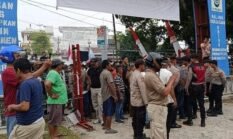 Aksi 18 Kelompok Tani Di Asahan Berunjung Ricuh, Masaa Mengaku Luka Dan Dua Kaca Mobil Pecah