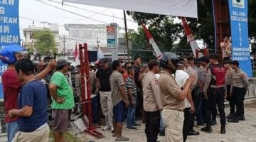 Aksi 18 Kelompok Tani Di Asahan Berunjung Ricuh, Masaa Mengaku Luka Dan Dua Kaca Mobil Pecah