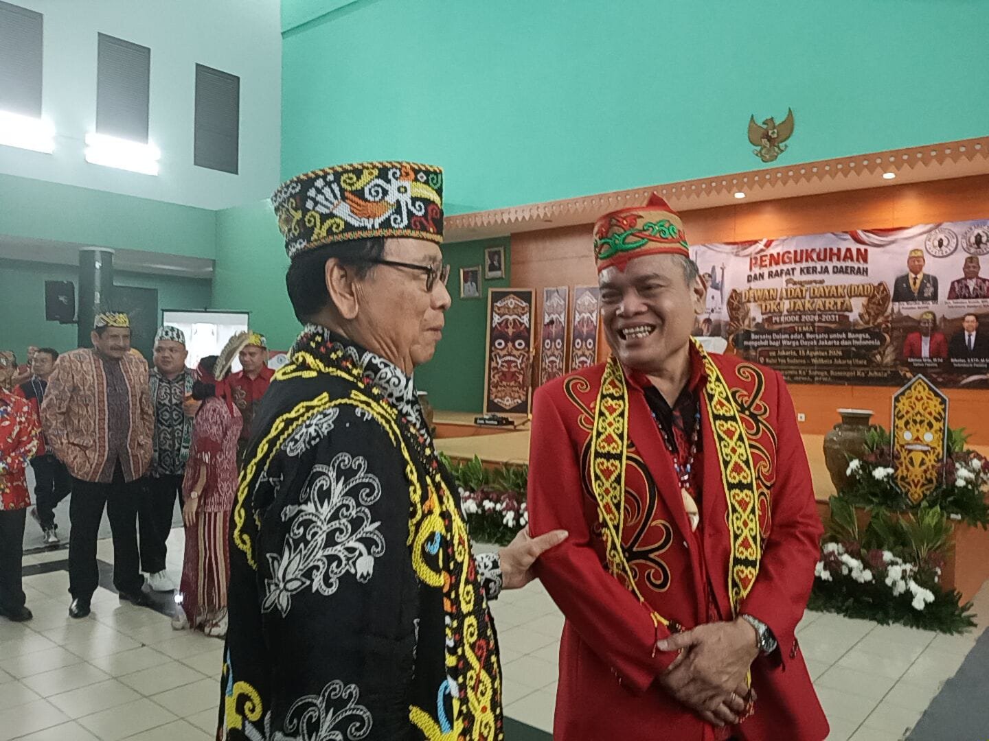 Portal Berita Indonesia dan Dunia Terkini Hari Ini, Update Harian Terbaru, Terlengkap, Tajam, Aktual dan Berimbang. Warisan Leluhur Menjadi Kekuatan Bangsa! DAD DKI Jakarta Kukuhkan Pengurus Baru, Tegaskan Peran Adat Menyatu dengan Pembangunan Negara - Teropong Rakyat