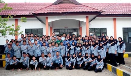 Dari Rasa Ingin Tahu Hingga Cita-Cita, Lanud Sjamsudin Noor Dekatkan Dunia TNI AU Dengan Siswa SRMP 20 Budi Luhur - Teropong Rakyat