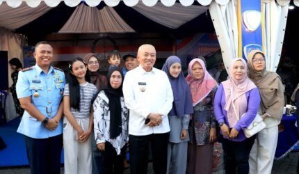 Terbang Dengan F-16, Gubernur Kalsel dan Forkopimda Rasakan Sensasi Dunia Tempur di Angkasa, Ramaikan Stand Lanud Sjamsudin Noor Kalsel Expo 2026 - Teropong Rakyat