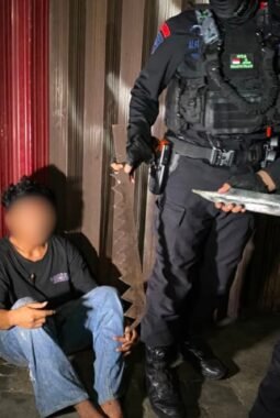 Brimob Polda Metro Jaya Gagalkan Tawuran di Cawang, 2 Sajam Diamankan