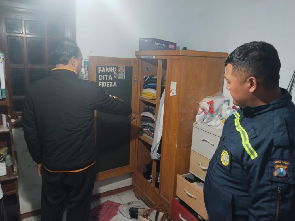Terekam CCTV Bawa Linggis, Pencuri Rumah Warga di Wagir Malang Diringkus Polisi - Teropong Rakyat