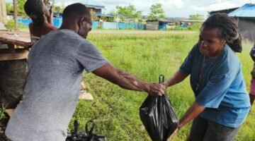 Meriahkan HUT RI ke-81, Kepala Suku Mbua Gelar Lomba Berhadiah dan Bagikan Sembako kepada Masyarakat