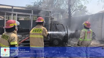 Dua Truk Pengangkut Ayam Terbakar di Bululawang,Diduga Berasal Dari Aktivitas Pembakaran Sampah