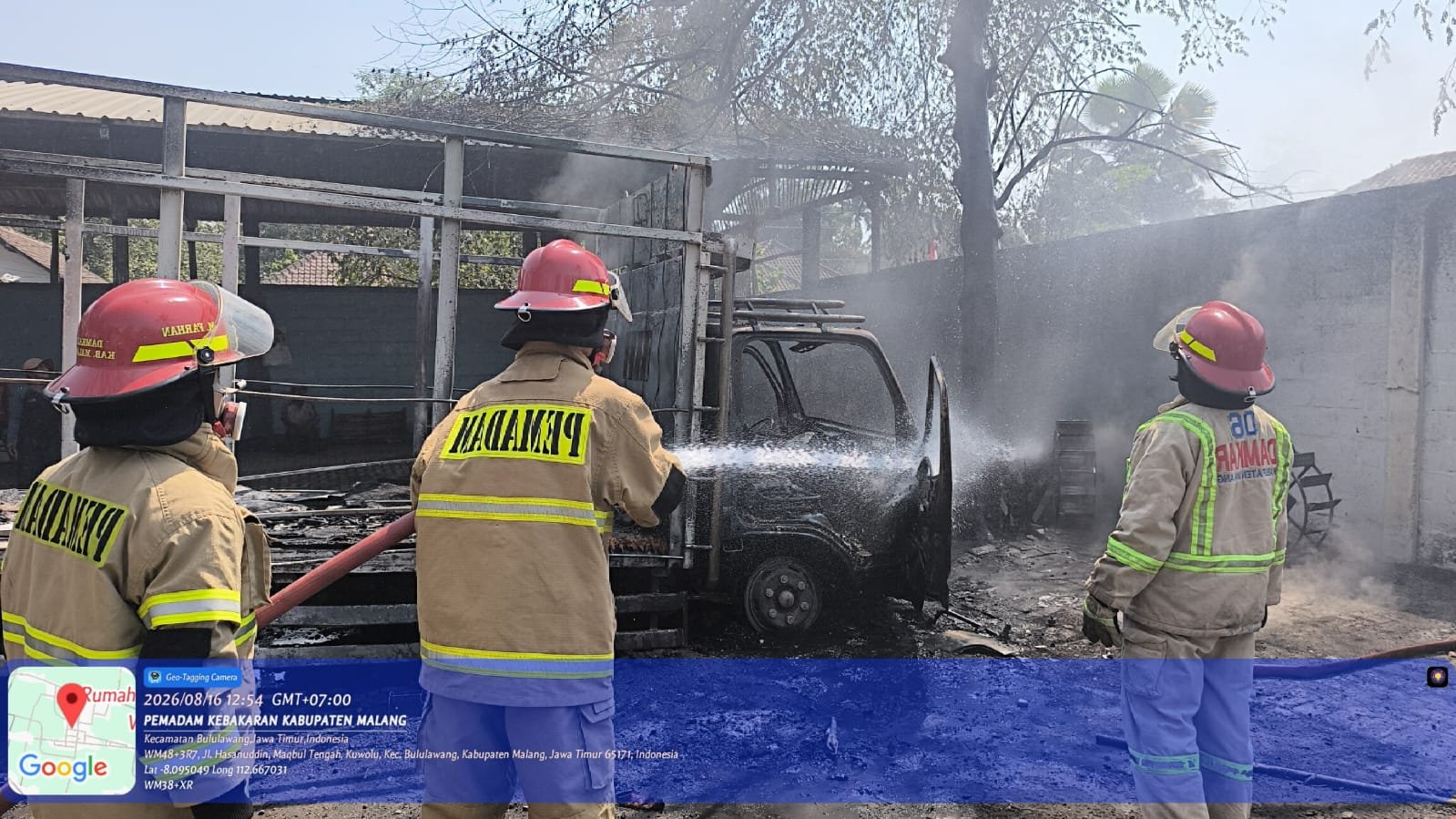 Dua Truk Pengangkut Ayam Terbakar di Bululawang,Diduga Berasal Dari Aktivitas Pembakaran Sampah