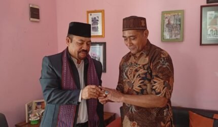 Ketua Umum PDKN Dr. Rahman Sabon Nama Jalin Silaturahmi dengan Sultan Jailolo, Perkuat Ikatan Kekerabatan Nusantara - Teropong Rakyat