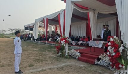 Penurunan Bendera HUT ke-81 RI di Rajeg Berlangsung Khidmat, Danramil Tekankan Makna Kemerdekaan - Teropong Rakyat