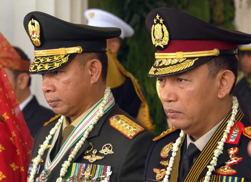 Portal Berita Indonesia dan Dunia Terkini Hari Ini, Update Harian Terbaru, Terlengkap, Tajam, Aktual dan Berimbang. Panglima TNI Hadiri Upacara Peringatan Detik-Detik Proklamasi di Istana Merdeka - Teropong Rakyat