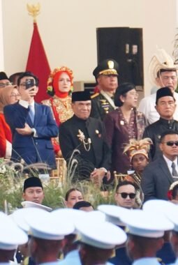 Panglima TNI Hadiri Upacara Penurunan Bendera Sang Merah Putih di Istana Merdeka