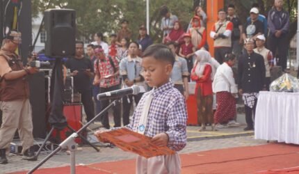 Siswa SDIT Bina Insani Sukun Rayhan Farrel Dipercaya Bacakan Teks Pancasila di Barikan Anak Nusantara - Teropong Rakyat
