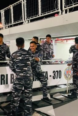 Totalitas, TNI Kerahkan 4.477 Personel dan 27 Alutsista Bantu Korban Terdampak Gempa NTT