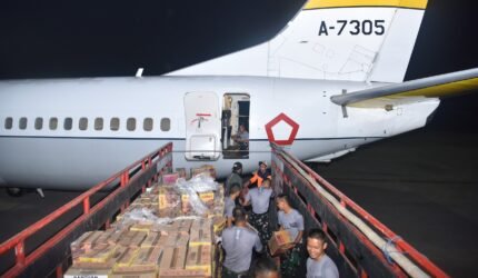 Penanganan Gempa NTT Hari Ketujuh, 5.832 Personel TNI Dikerahkan dan 638 Ton Bantuan Disalurkan - Teropong Rakyat