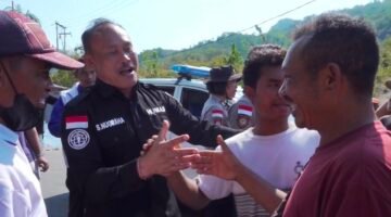 Warga Blokade Jalan di Wae Pesi, Polisi Pilih Dengarkan Keluhan dan Redakan